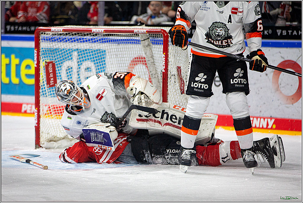 PENNY DEL; Koelner Haie- Loewen Frankfurt; Koeln, 01.12.2022